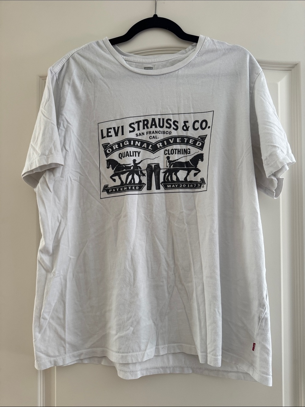 Men’s Levi's White Graphic Logo T-Shirt